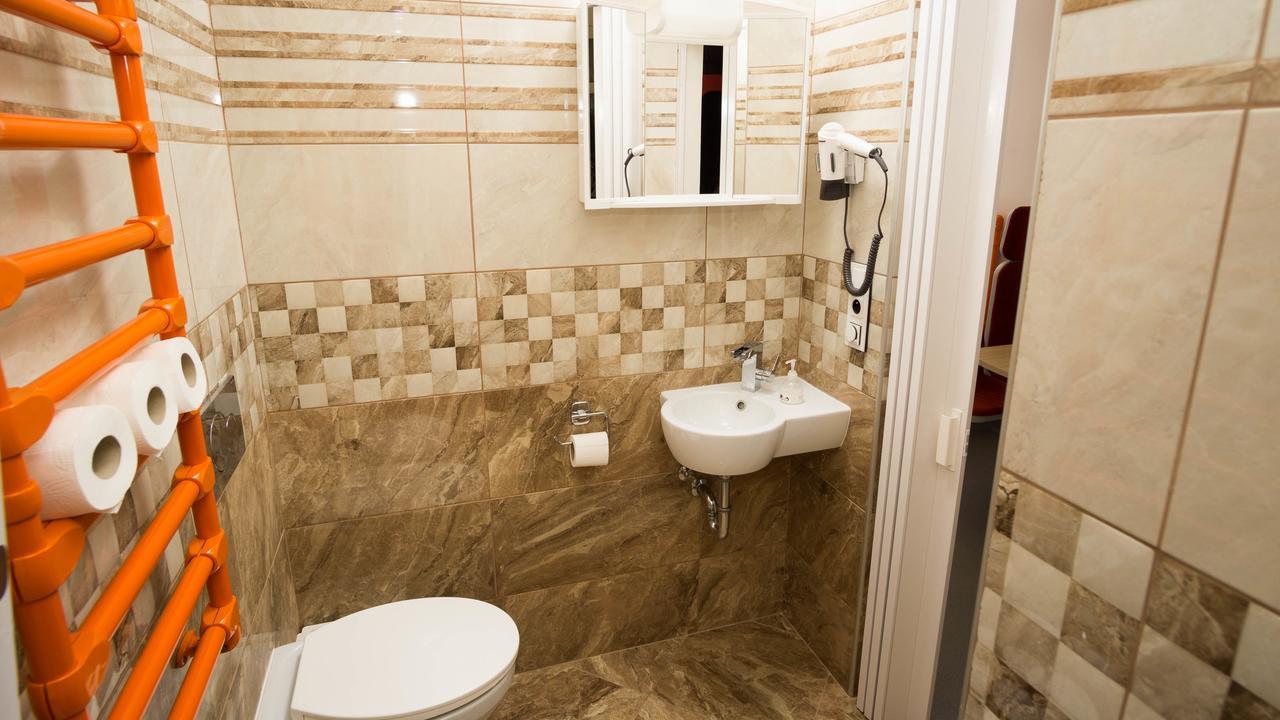 Metro Apartment Prague By Main Train And Bus Station Экстерьер фото
